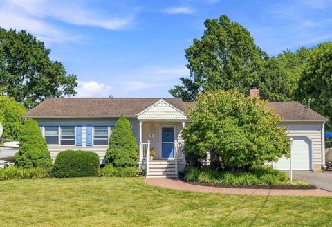 Photo of 1035 Theresa Drive, Mattituck, NY 11952 (MLS # 12772106)