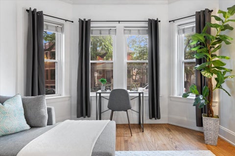 Tiny photo for 1725 W Winnemac Avenue #1, Chicago, IL 60640 (MLS # 12770586)