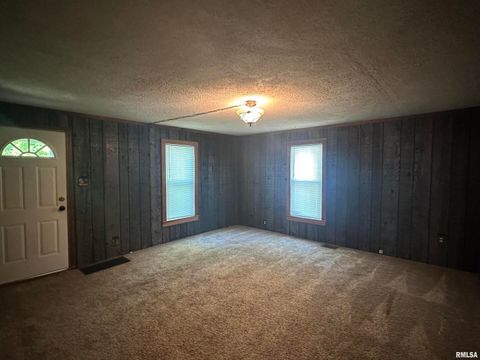 Tiny photo for 338 WARREN Road, Carbondale, IL 62901 (MLS # EB460394)