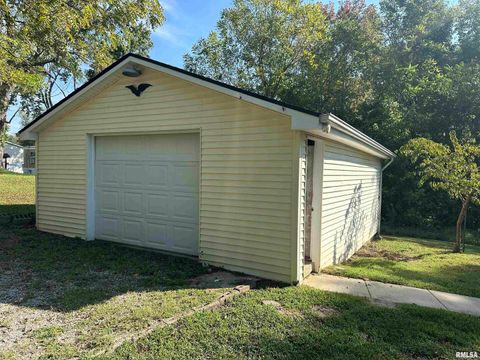 Tiny photo for 338 WARREN Road, Carbondale, IL 62901 (MLS # EB460394)