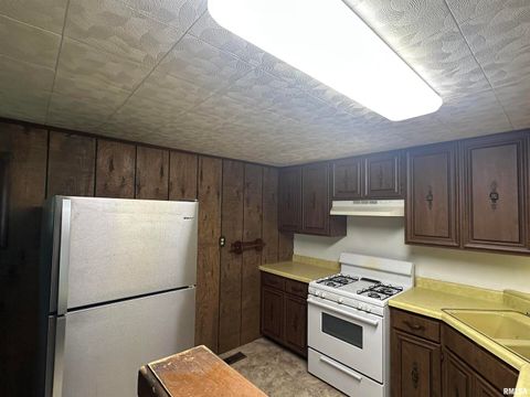 Tiny photo for 338 WARREN Road, Carbondale, IL 62901 (MLS # EB460394)