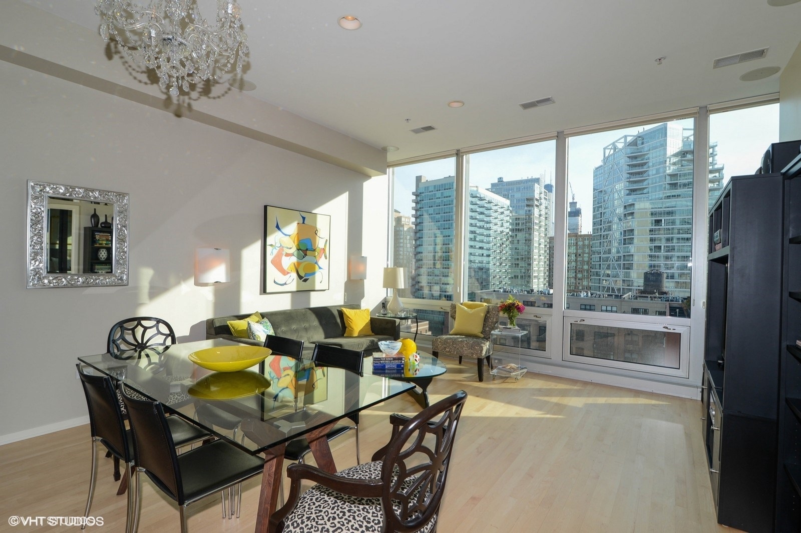 500 W Superior Street 809