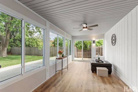 Tiny photo for 1942 Trail Ridge Street, Arlington Heights, IL 60004 (MLS # 12506022)