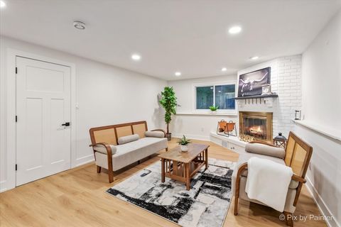 Tiny photo for 1942 Trail Ridge Street, Arlington Heights, IL 60004 (MLS # 12506022)