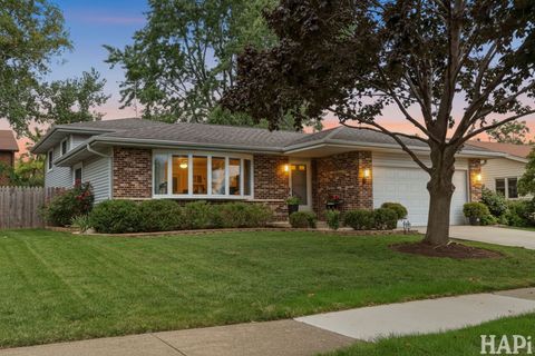Tiny photo for 1942 Trail Ridge Street, Arlington Heights, IL 60004 (MLS # 12506022)