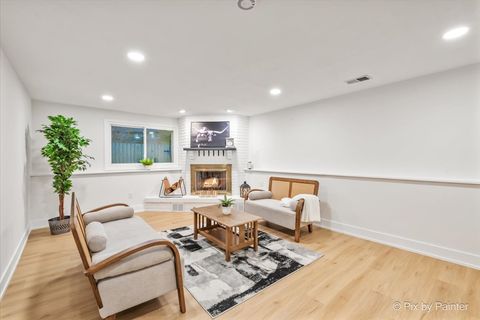 Tiny photo for 1942 Trail Ridge Street, Arlington Heights, IL 60004 (MLS # 12506022)