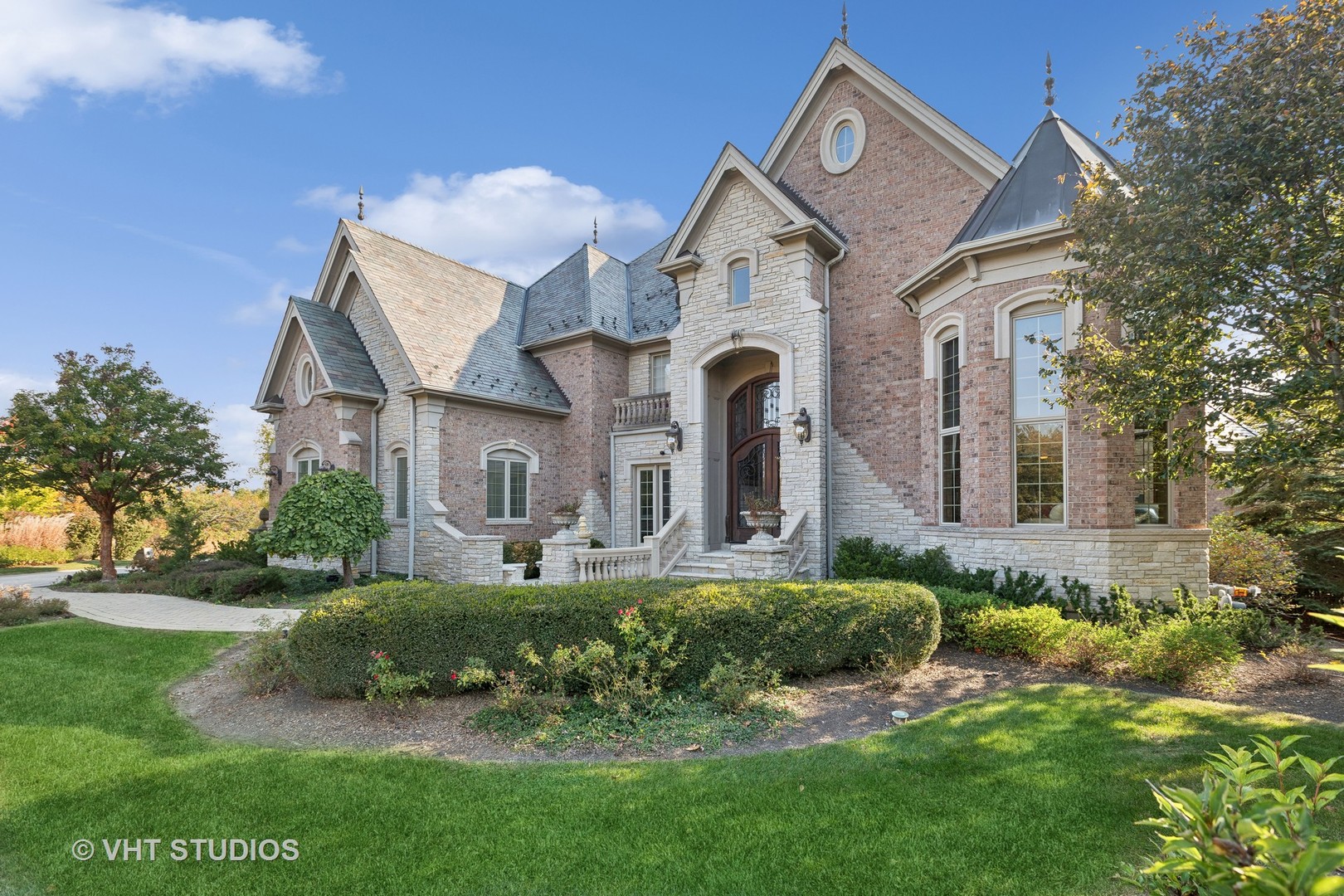 1051 Oakmont Court