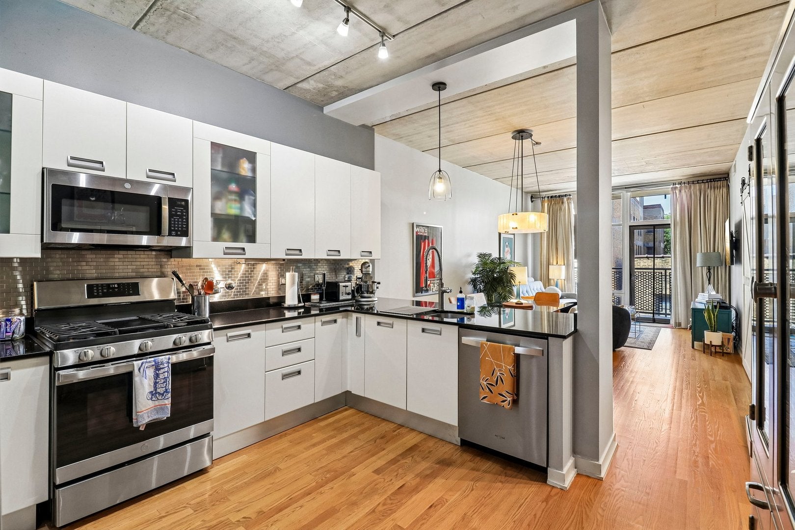 5430 N Sheridan Road 504