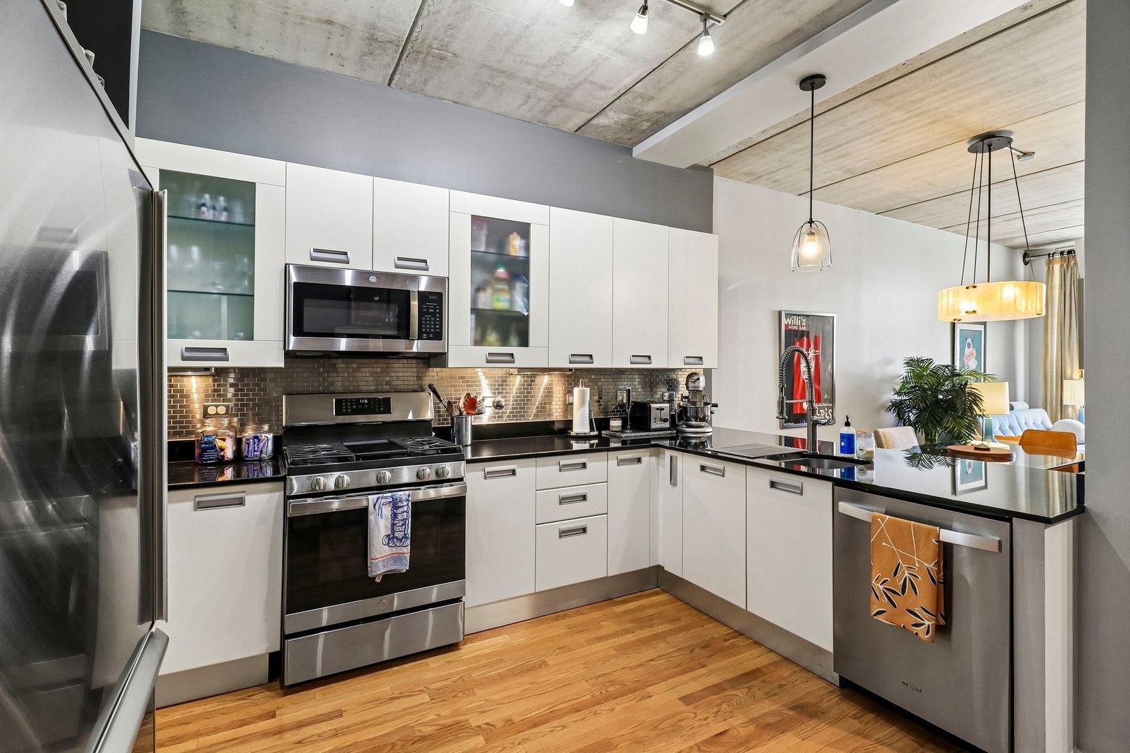5430 N Sheridan Road 504