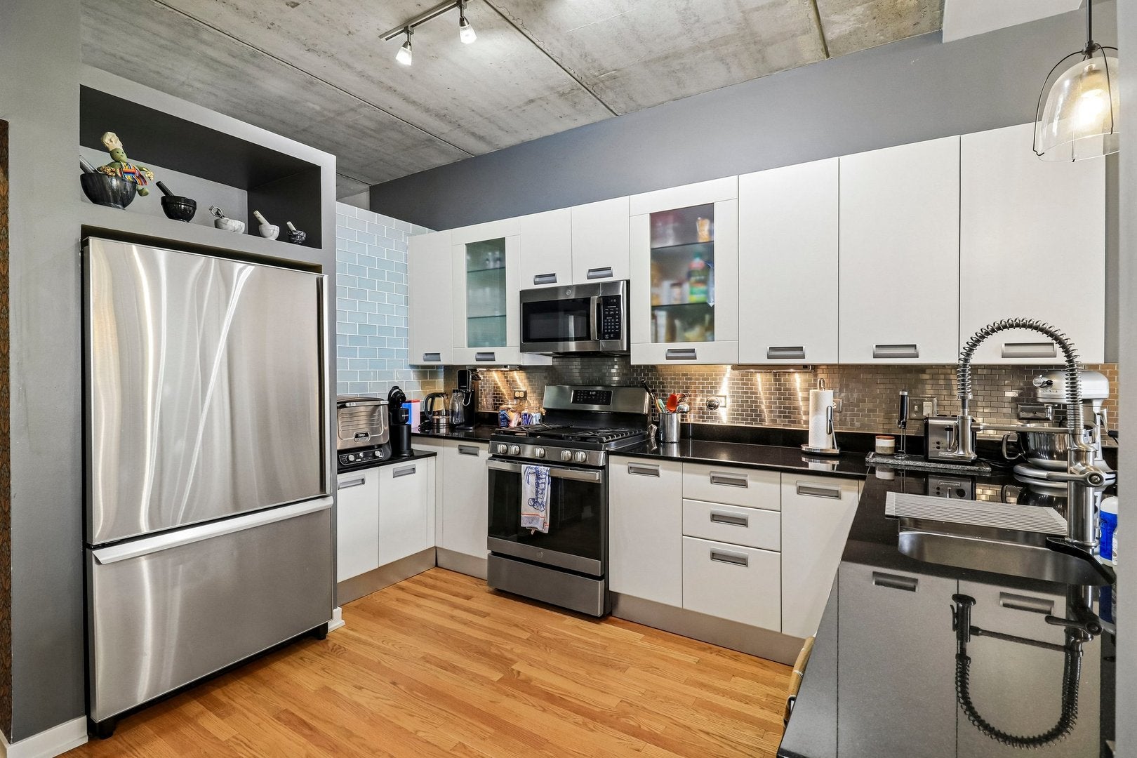 5430 N Sheridan Road 504