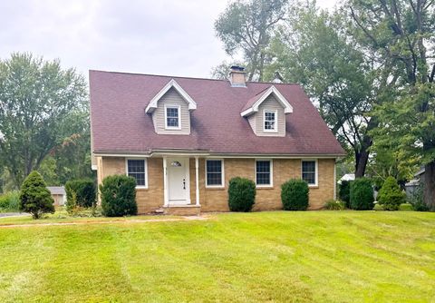 Photo of 1014 Holland Drive, Rock Falls, IL 61071 (MLS # 11854573) Photo of 1014 Holland Drive, Rock Falls, IL 61071 (MLS # 11854573)