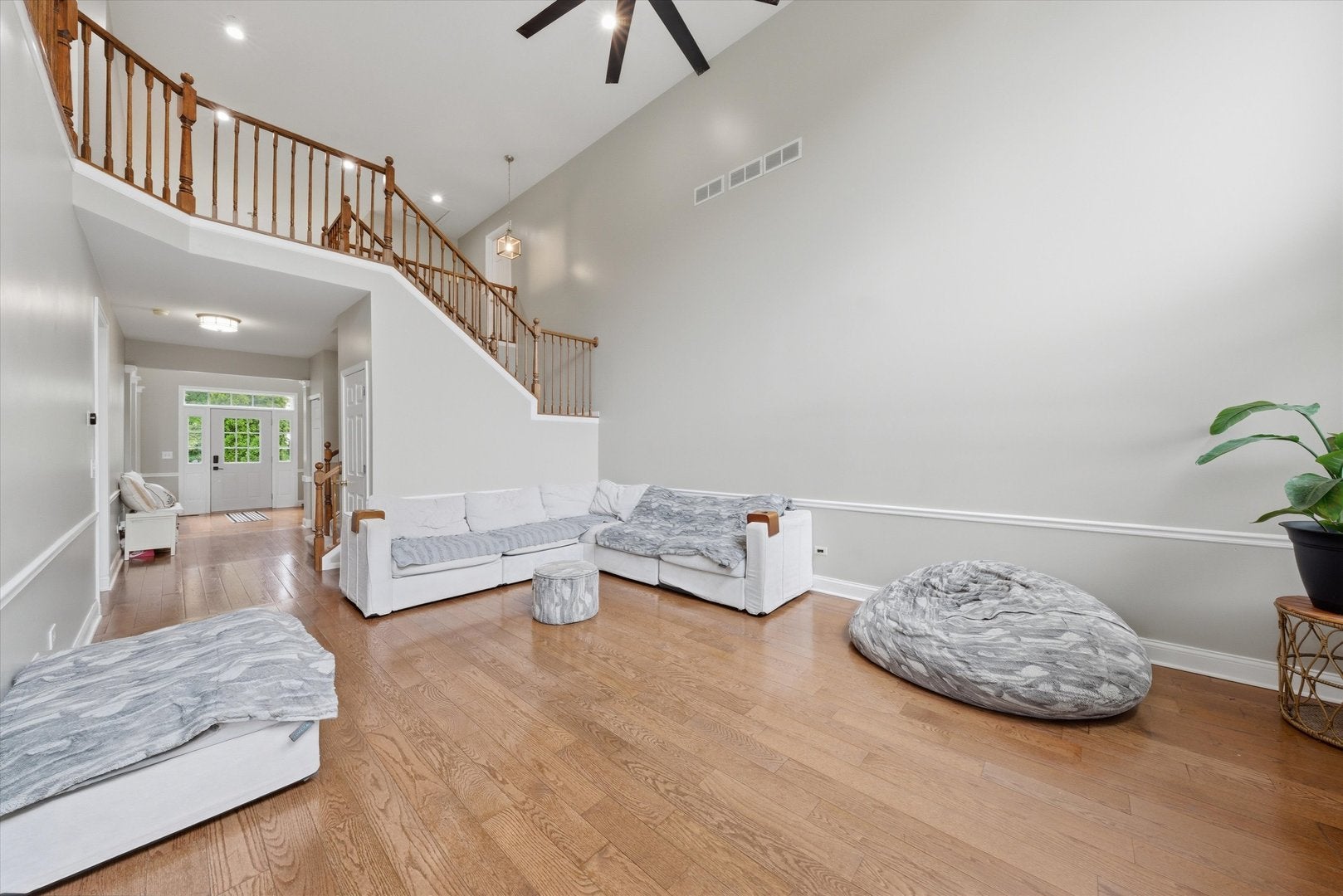 1571 Woodland Lane