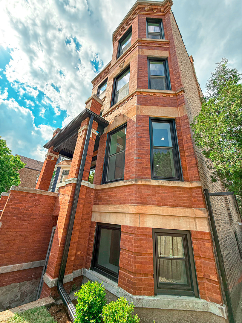 3608 W Wolfram Street