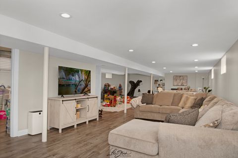 Tiny photo for 11046 S Ewing Avenue, Chicago, IL 60617 (MLS # 12613802)