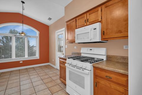 Tiny photo for 6331 Pine Ridge Court #3D, Tinley Park, IL 60477 (MLS # 12597015)