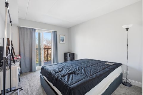 Tiny photo for 6443 Clarendon Hills Road #402, Willowbrook, IL 60527 (MLS # 12593007)