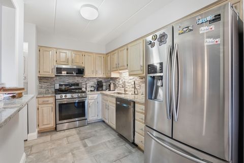 Tiny photo for 6443 Clarendon Hills Road #402, Willowbrook, IL 60527 (MLS # 12593007)