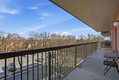 Tiny photo for 6443 Clarendon Hills Road #402, Willowbrook, IL 60527 (MLS # 12593007)