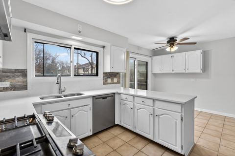 Tiny photo for 107 Chicory Court, Rolling Meadows, IL 60008 (MLS # 12567707)