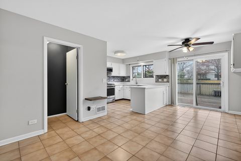 Tiny photo for 107 Chicory Court, Rolling Meadows, IL 60008 (MLS # 12567707)