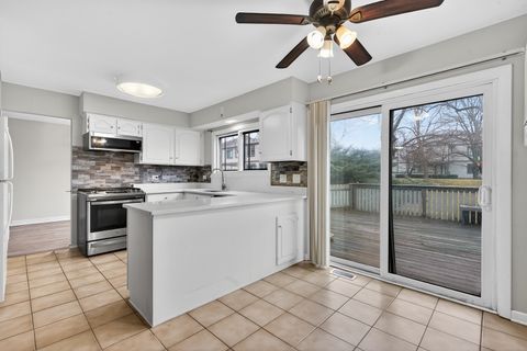 Tiny photo for 107 Chicory Court, Rolling Meadows, IL 60008 (MLS # 12567707)