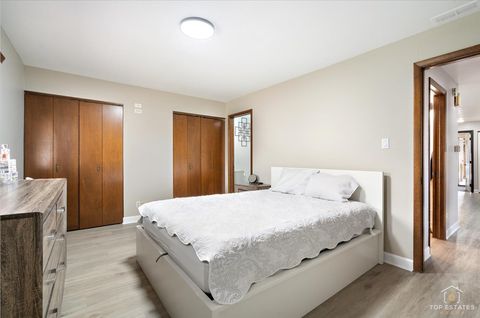 Tiny photo for 1135 Foxboro Court, Schaumburg, IL 60193 (MLS # 12625690)