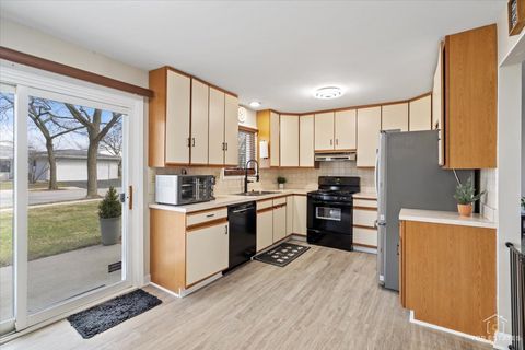 Tiny photo for 1135 Foxboro Court, Schaumburg, IL 60193 (MLS # 12625690)