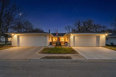 Photo of 1135 Foxboro Court, Schaumburg, IL 60193 (MLS # 12625690)