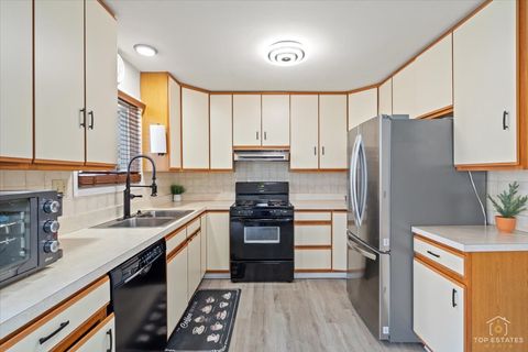 Tiny photo for 1135 Foxboro Court, Schaumburg, IL 60193 (MLS # 12625690)