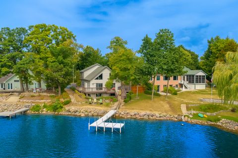 Tiny photo for 34386 N Lakeside Drive, Grayslake, IL 60030 (MLS # 12443289)