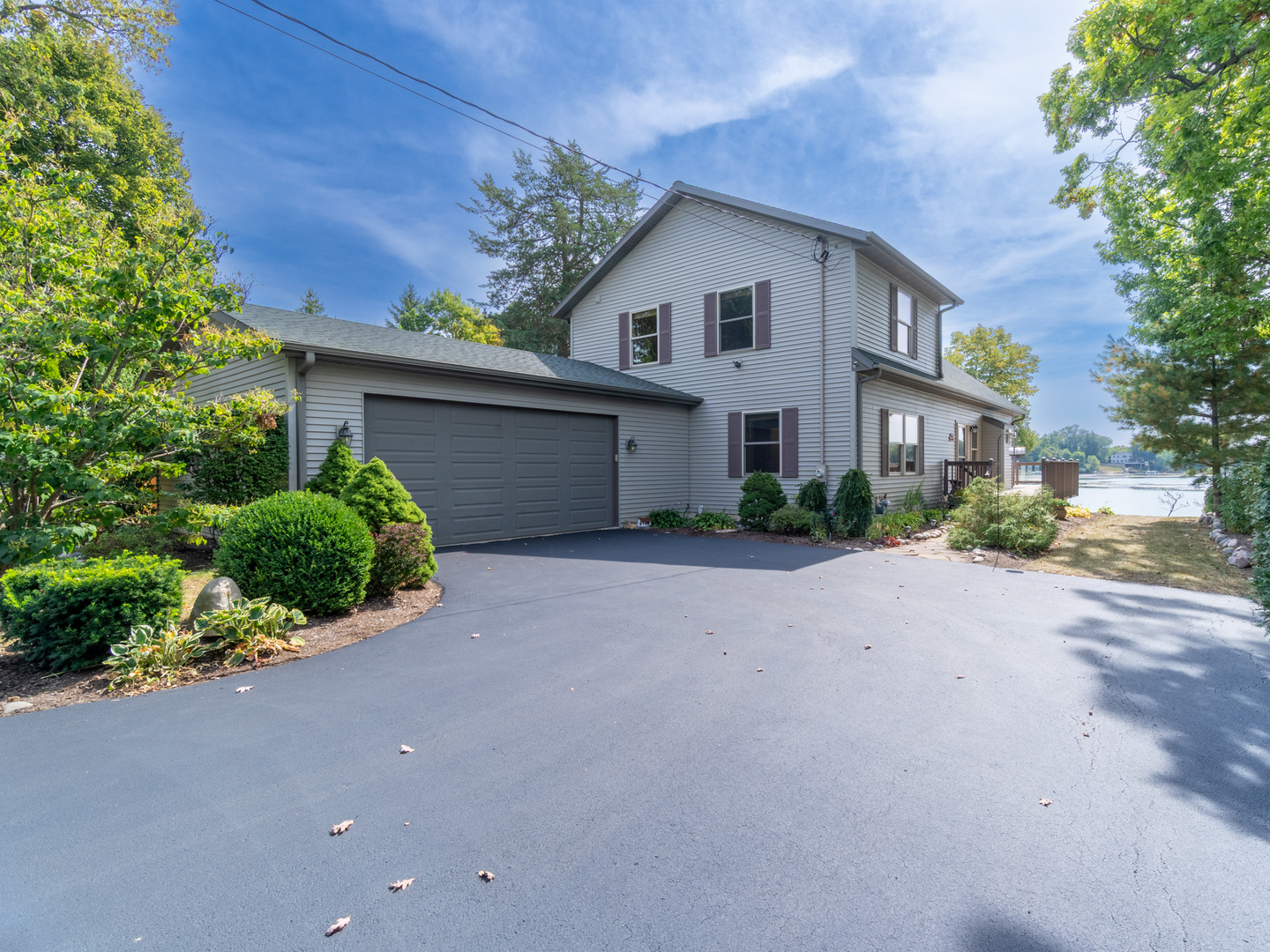 34386 N Lakeside Drive