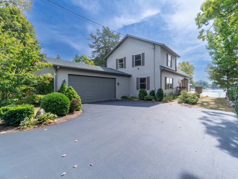 Tiny photo for 34386 N Lakeside Drive, Grayslake, IL 60030 (MLS # 12443289)