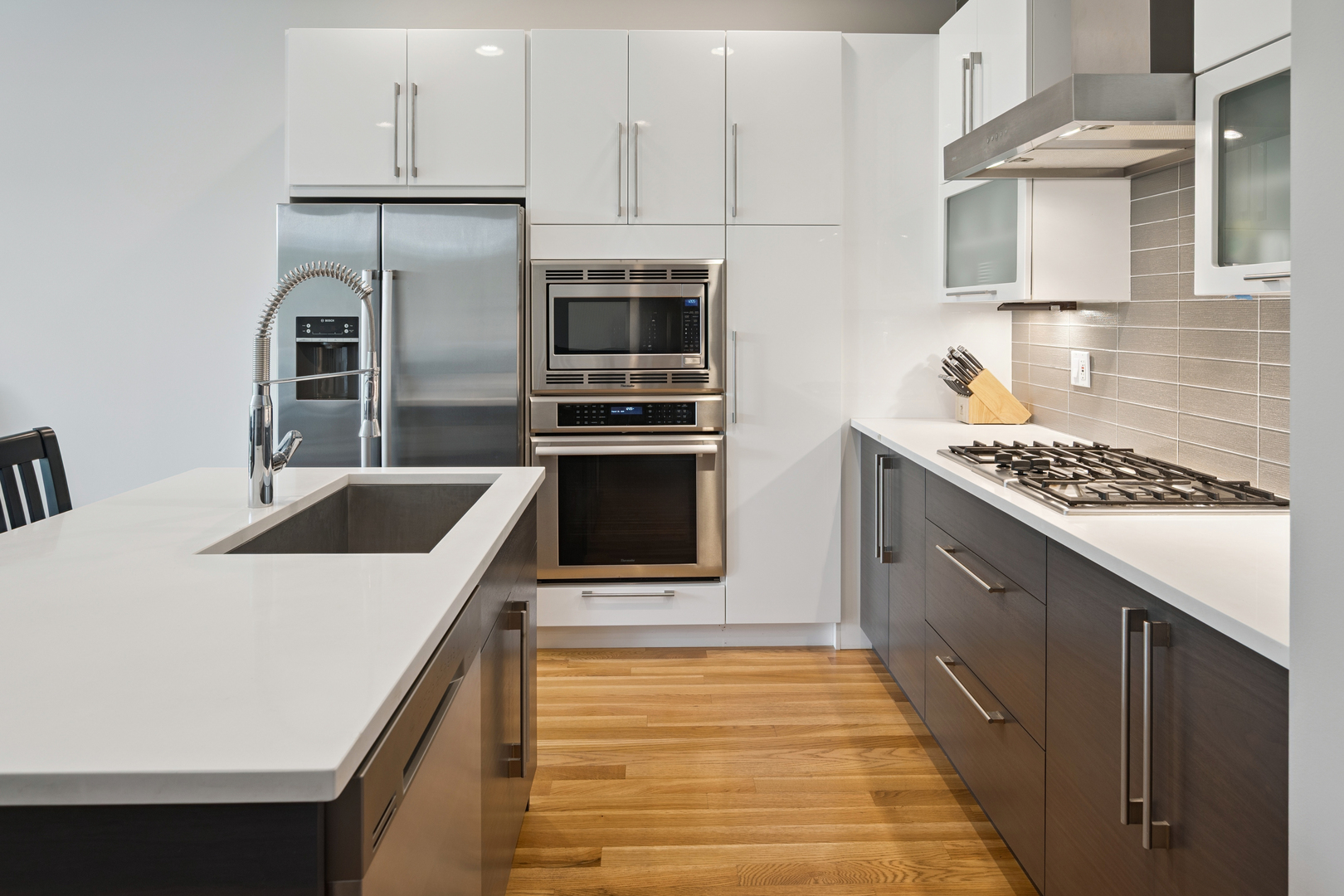 1216 W Hubbard Street 3