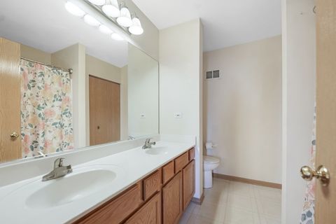 Tiny photo for 900 Symphony Drive, Aurora, IL 60504 (MLS # 12606622)