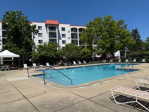 Tiny photo for 350 Plum Creek Drive #308, Wheeling, IL 60090 (MLS # 12654993)
