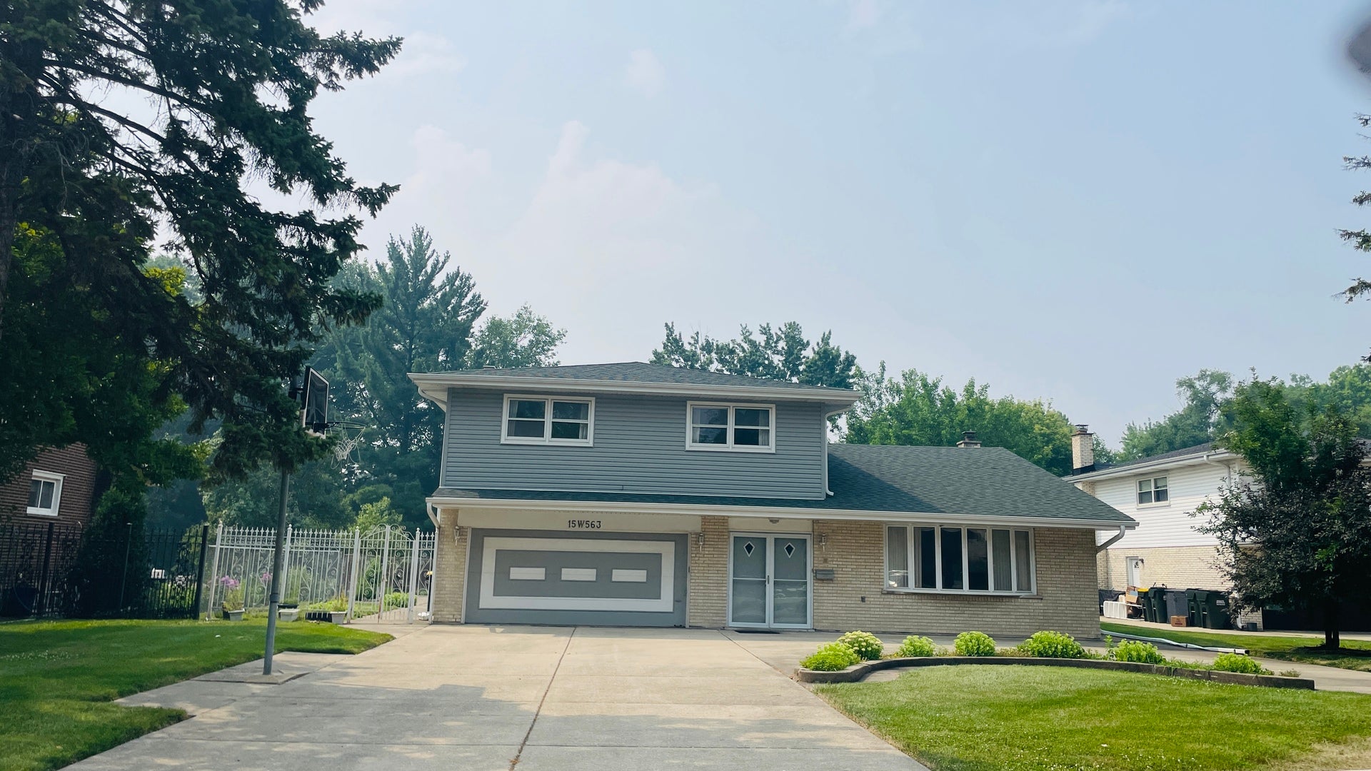 15W563 Diversey Avenue