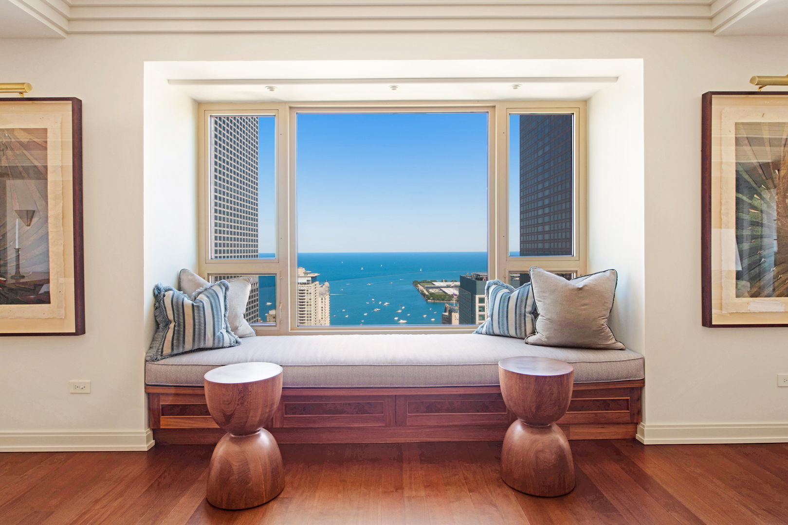 800 N MICHIGAN Avenue 4201