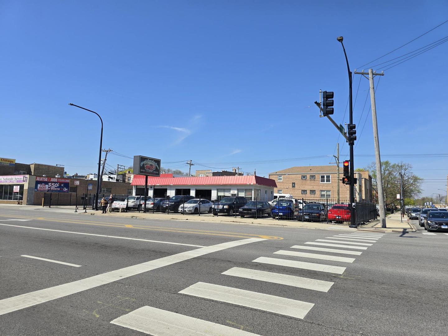 2409 W Bryn Mawr Avenue