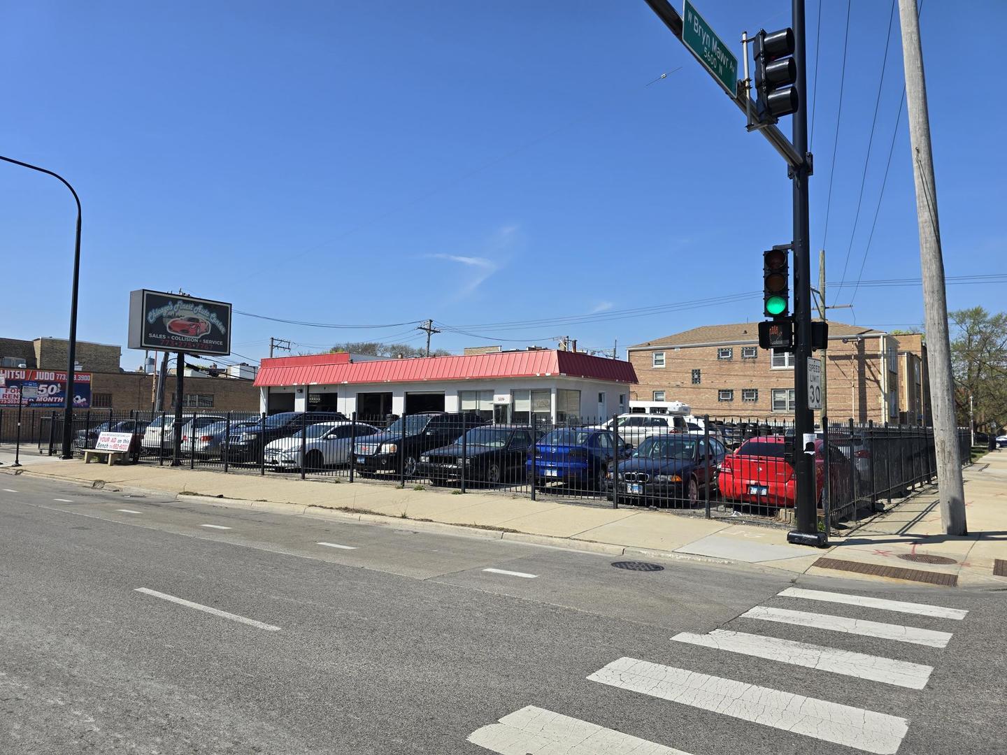 2409 W Bryn Mawr Avenue