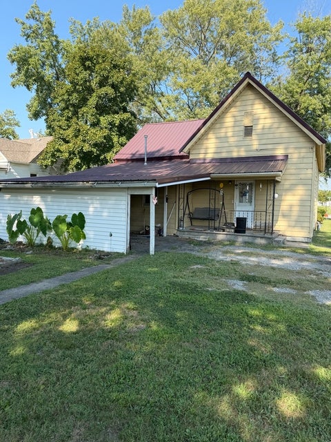 Tiny photo for 702 Penina Street, Pinckneyville, IL 62274 (MLS # 12759942)