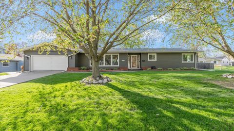 Photo of 2900 27th Street, Rock Island, IL 61201 (MLS # 12627165)