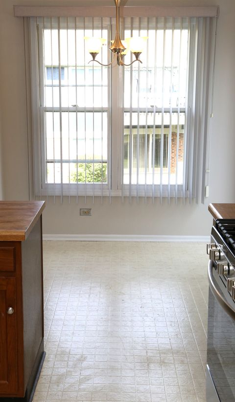 Tiny photo for 240 Southwick Court #240, Vernon Hills, IL 60061 (MLS # 12471041)