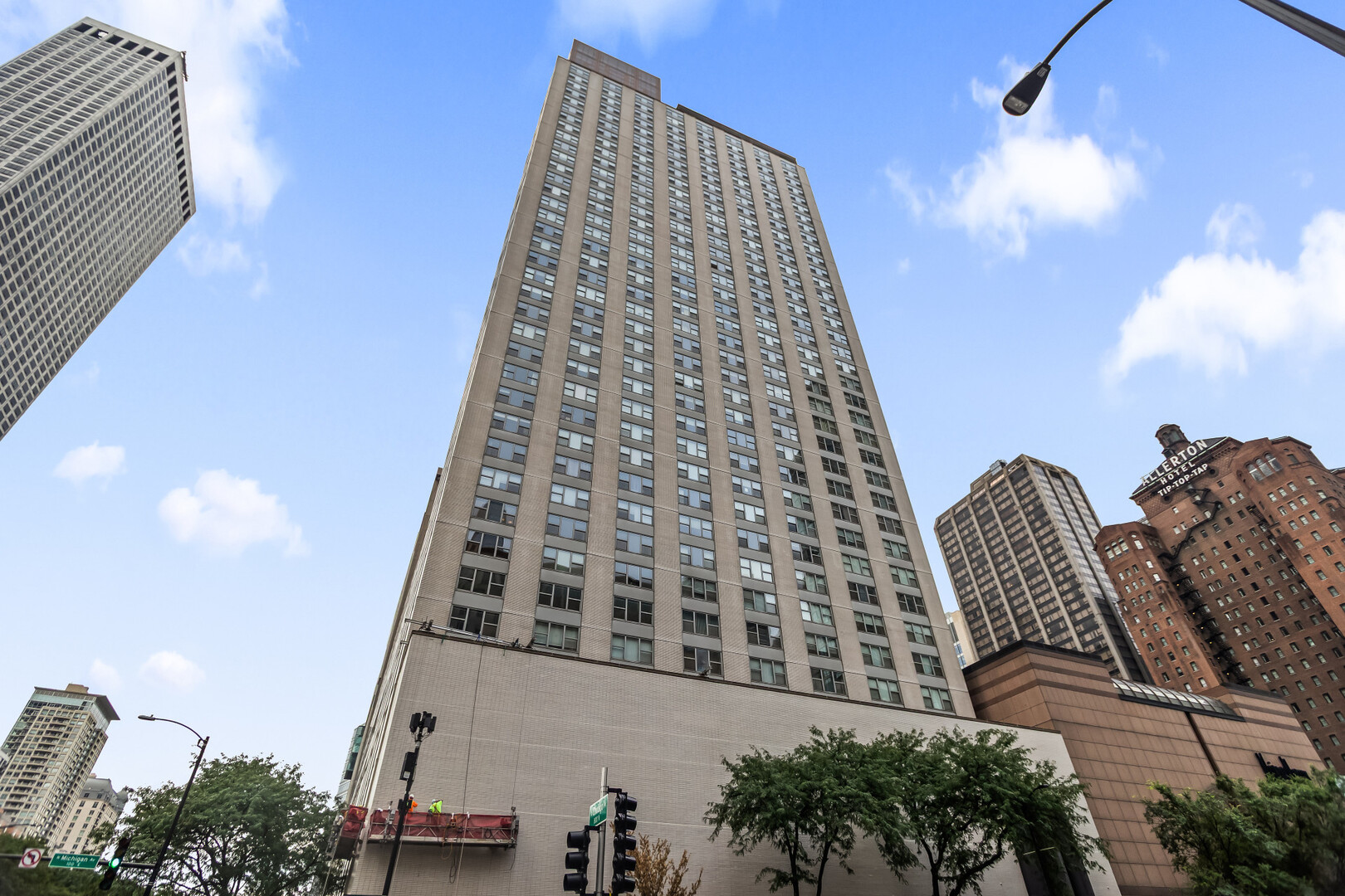 777 N Michigan Avenue 2206
