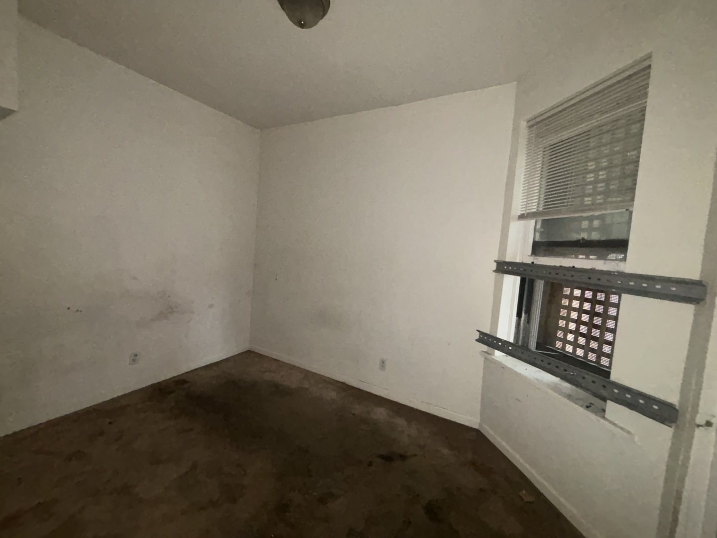 6617 S Vernon Avenue