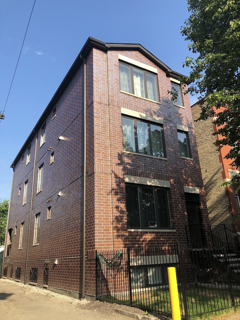 1017 S Claremont Avenue