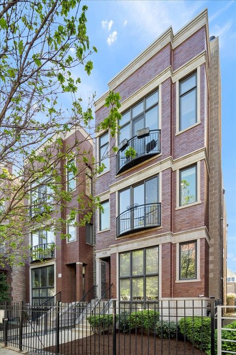 Photo of 1026 N HERMITAGE Avenue #2, Chicago, IL 60622 (MLS # 12632957)