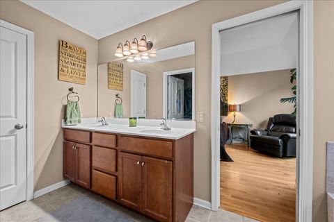 Tiny photo for 710 N Van Buren Street, Batavia, IL 60510 (MLS # 12521576)