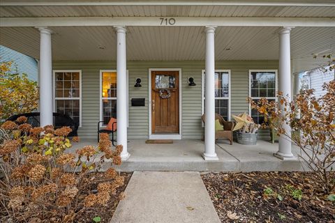 Tiny photo for 710 N Van Buren Street, Batavia, IL 60510 (MLS # 12521576)