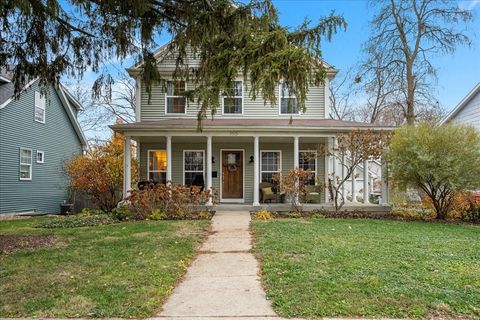 Photo of 710 N Van Buren Street, Batavia, IL 60510 (MLS # 12521576)
