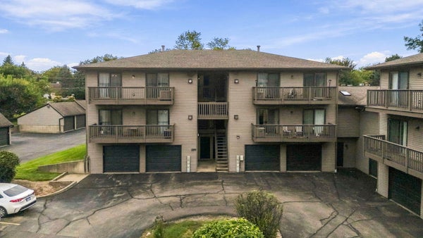 1820 W HIGHLAND AVE APT D, ELGIN, IL 60123 - Image 95c9d37dd7db8dc708e2b27ac55f5fc3/308134307